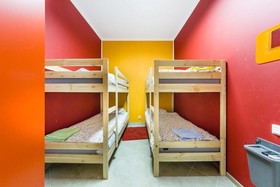 Hostel Makarena