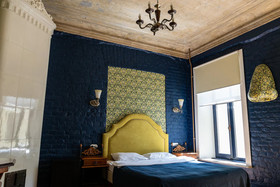 Metropolis Hotel