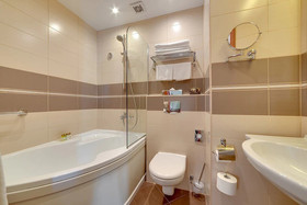 New Peterhof Hotel