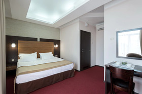 Hotel N
