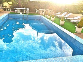 Karavella Guest House