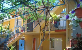 Liana Guest House