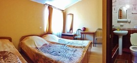Liana Guest House