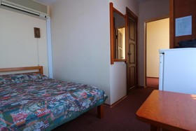 Breez Hotel