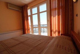 Breez Hotel