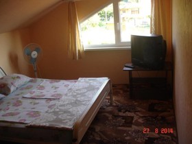 Yuzhanochka Guest House