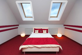Garnet Hotel