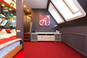 Garnet Hotel