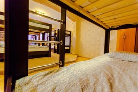 Like Hostel