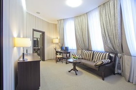Palais Royal Hotel