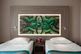 Tenet Hotel