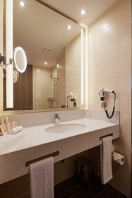 Tenet Hotel