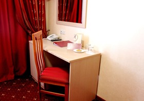 Amaks City Hotel