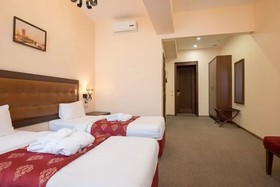 Don Kikhot Hotel