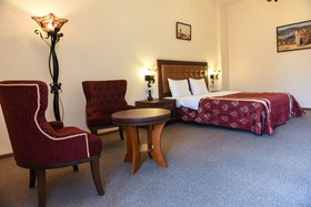 Don Kikhot Hotel
