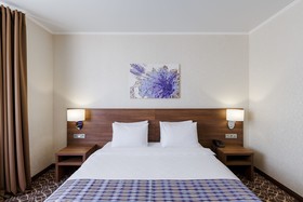 Raymond Hotel