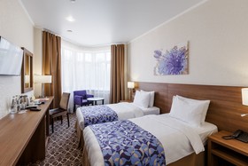 Raymond Hotel