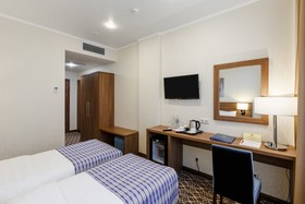 Raymond Hotel