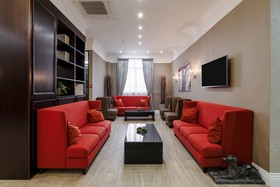 Raymond Hotel