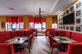 Raymond Hotel