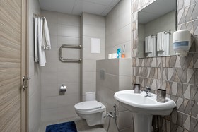 Tashayak Hotel