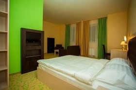 Open City Hotel