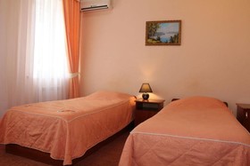 Yal Hotel