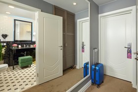 Easy Room