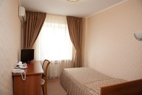 Oktyabrskaya Hotel