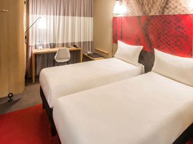 Aviator Hotel