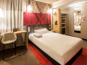 Aviator Hotel