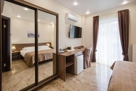 Regatta Hotel