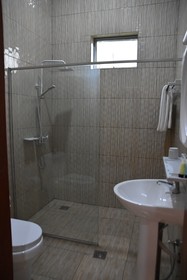 Chimpanzee Lodge