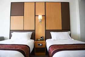 2000 Hotel