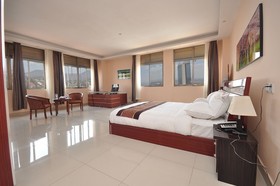 2000 Hotel