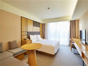 2000 Hotel