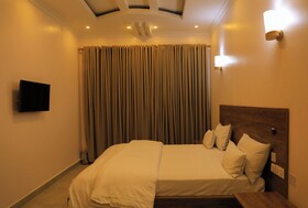 Ally Ngali Motel
