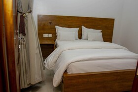 Ally Ngali Motel