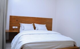 Ally Ngali Motel