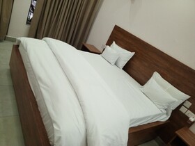 Ally Ngali Motel