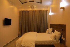 Ally Ngali Motel