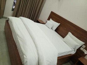Ally Ngali Motel
