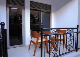 Ally Ngali Motel