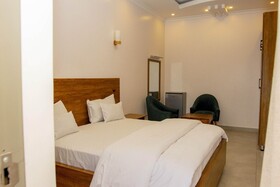Ally Ngali Motel