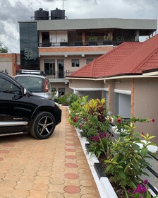 Ally Ngali Motel