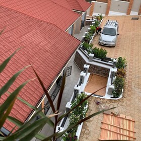 Ally Ngali Motel