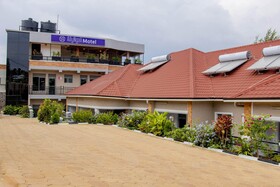 Ally Ngali Motel