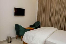 Ally Ngali Motel