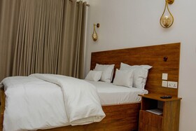 Ally Ngali Motel