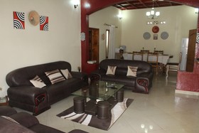 Happy Home & Dine